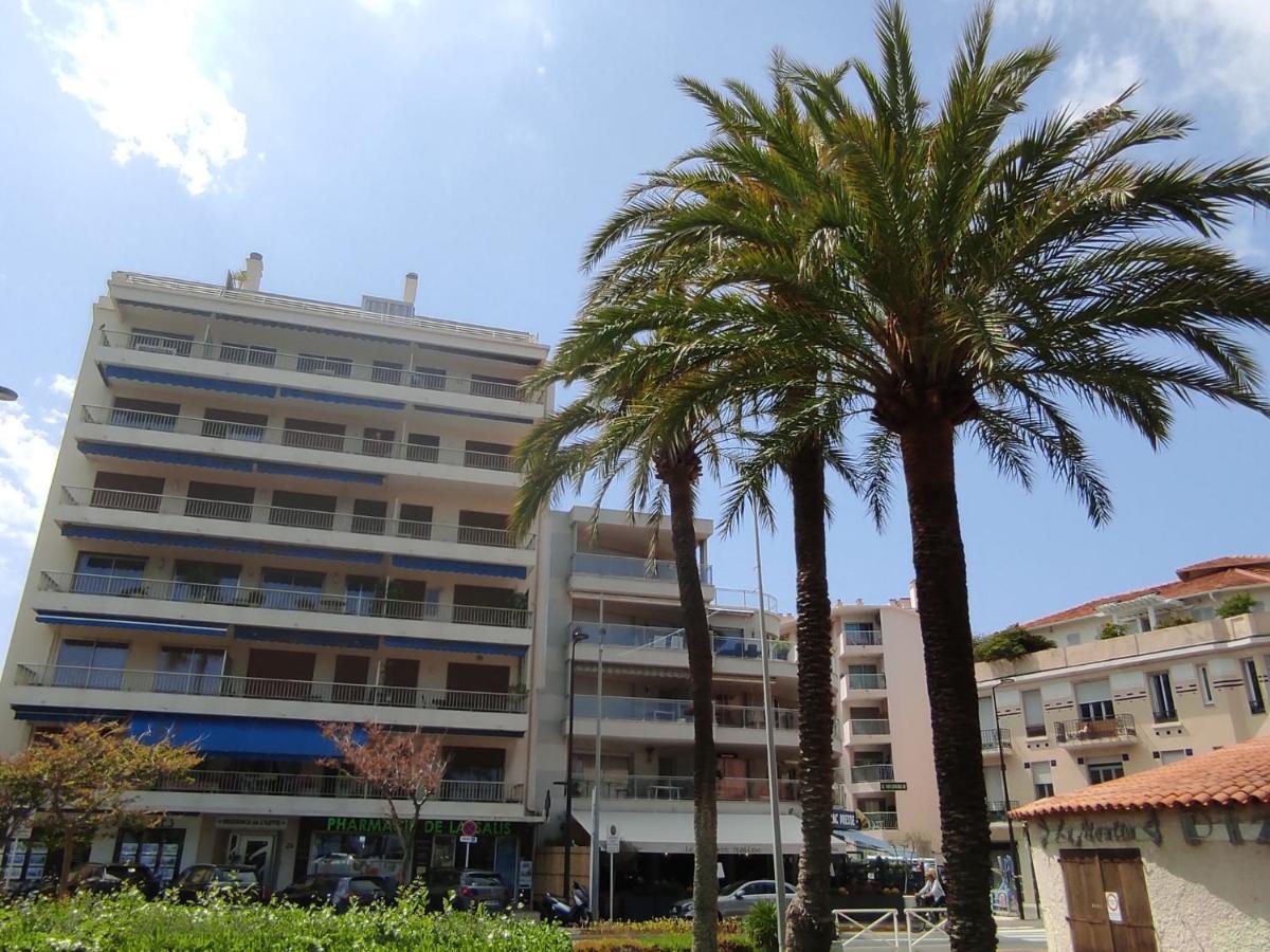 Apartamento Les Allees Du Cap-3 By Interhome